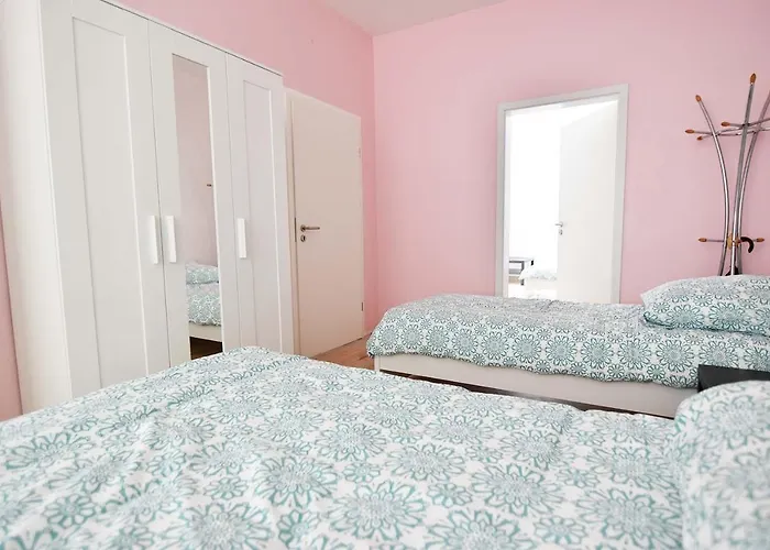 Mit 2 Schlafzimmern * Bergisch Gladbach