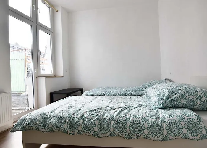 Mit 2 Schlafzimmern * Bergisch Gladbach